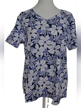 Ffresh Produce Navy & White Floral V‑Neck Short Sleeve Top